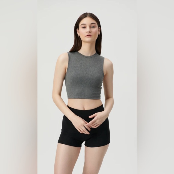 Mustt Have Lillie Crop. - Picture 3 of 5